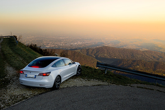Image of a used 2019 white Tesla Model 3