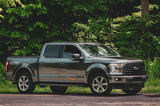 Image of a gray 2022 Ford Raptor Truck